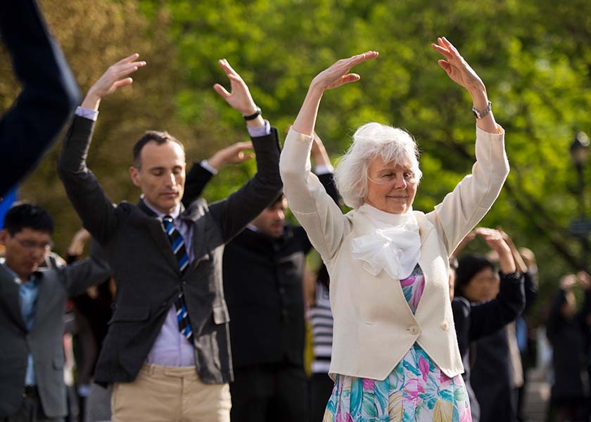 Image for article Finding Peace at a Falun Gong Exercise Site