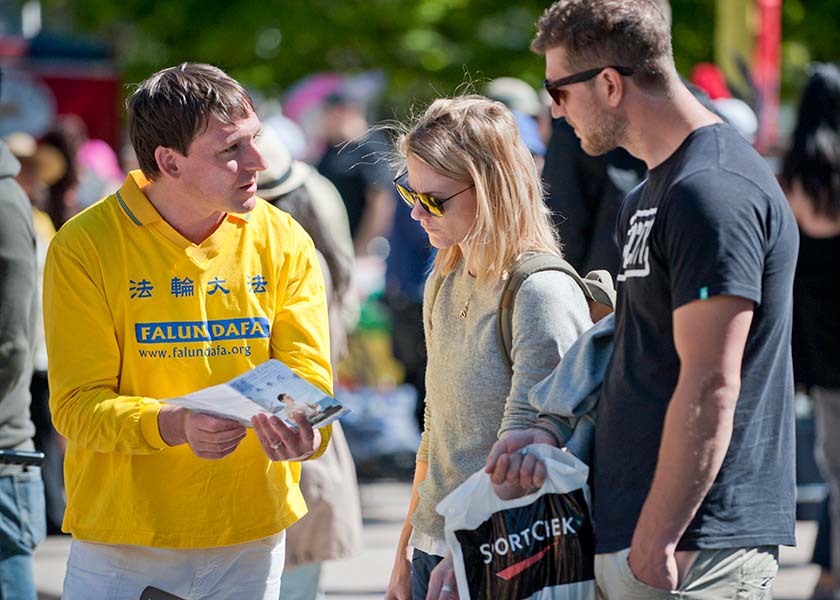 Image for article Portugal: Raising Awareness about Falun Gong in Six Cities (Photos)