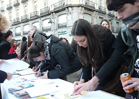 Image for article Salzburg, Austria: Raising Awareness about the Persecution of Falun Gong in China (Photos)