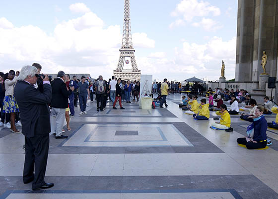 Image for article Paris, France: “Falun Gong Is Not Just China's Treasure, It's the World's Treasure”