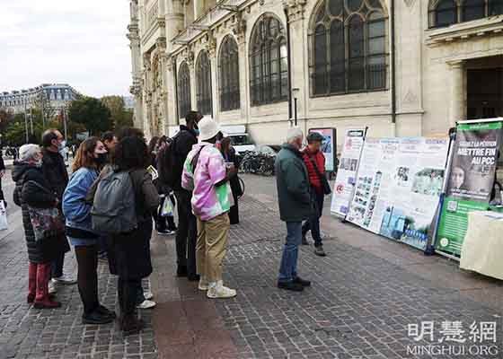 Image for article Paris Resident: It’s Very Important to Let People Hear Your Voices