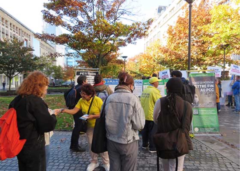 Image for article France: Falun Gong Practitioners Expose the CCP’s Persecution at the Université Paris Cité