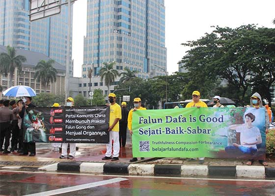 Image for article Practitioners in Jakarta Held a Gathering to Call for an End to the Persecution in China