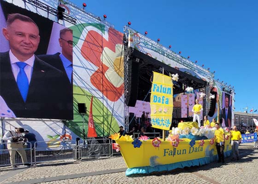 Image for article Poland: People Praise Falun Dafa During the Harvest Festival