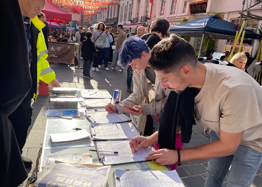 Image for article London, UK: Falun Dafa Practitioners Hold Activities in Chinatown for Decades to Raise Awareness