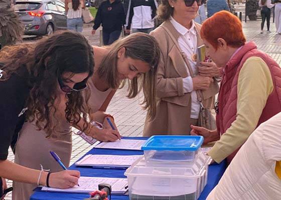 Image for article Spain: Introducing Falun Dafa in the Canary Islands