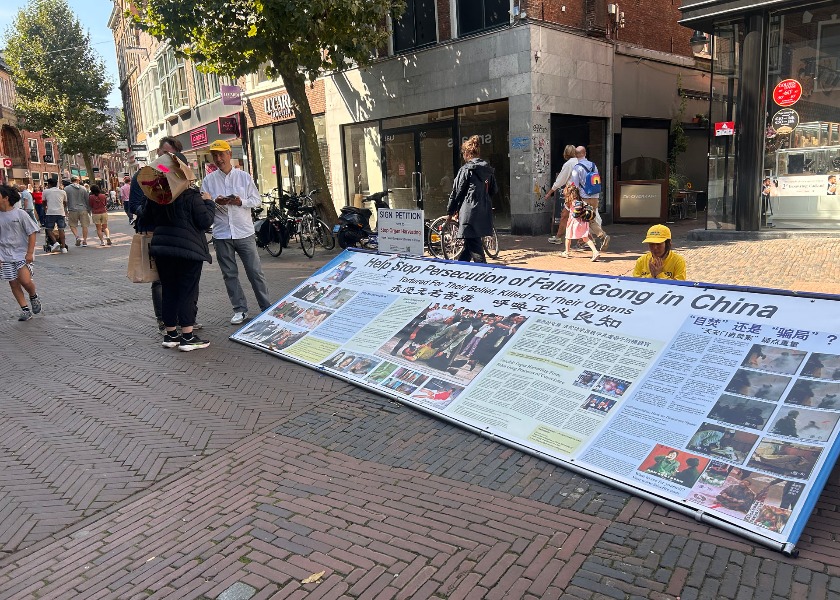 Image for article Netherlands: People Thank Practitioners During Events in Two Cities to Expose the Persecution