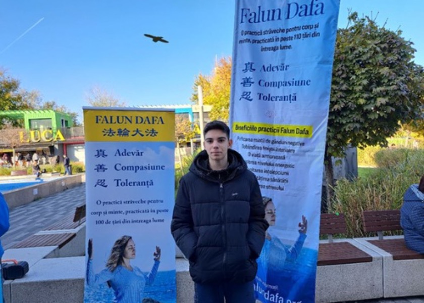 Image for article Romania: People Are Concerned about the Persecution of Falun Dafa and Signed a Petition to Help End It